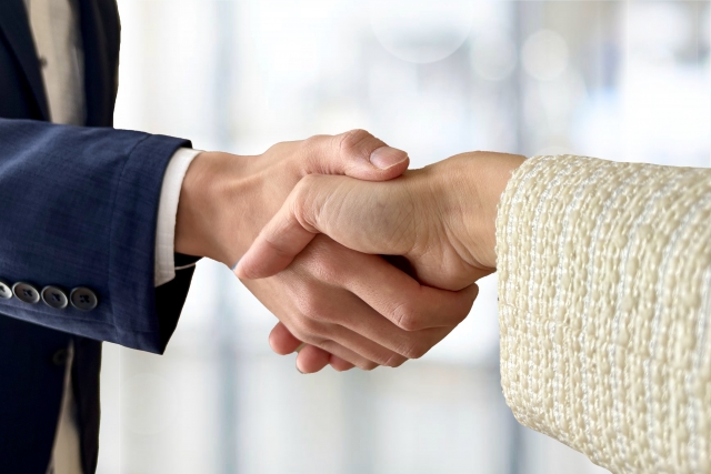 【専属契約の注意点】 契約内容・料金体系を徹底解説